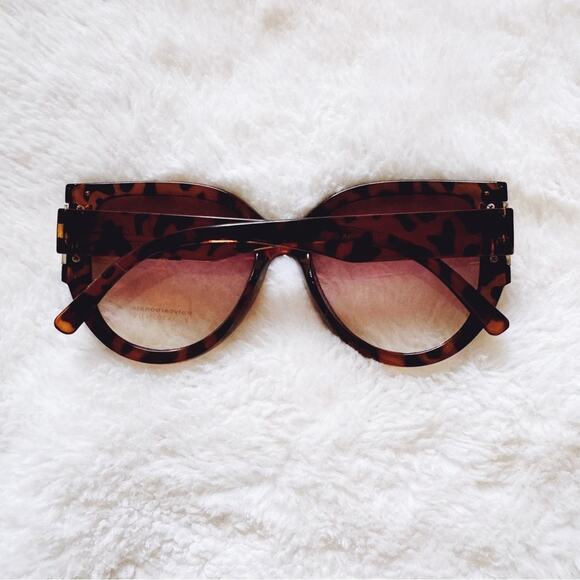 Rosy Tortoise Brown Cat Eye Oversized Sunglasses - Picture 11 of 11